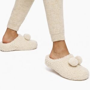 FitFlop Shuv Pom Pom Slippers Clog Shearling Ivory Plush Slip On Women's Sz 9